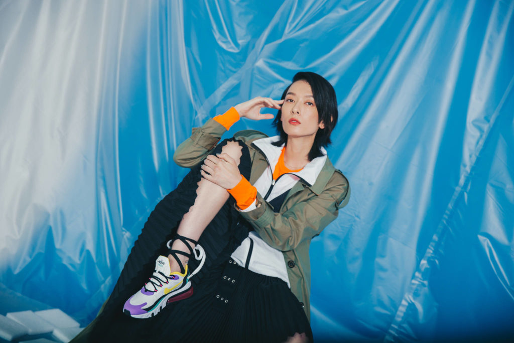 从伸展台走到红毯,刘欣瑜穿上nike air max 270 react 过忠於自己的