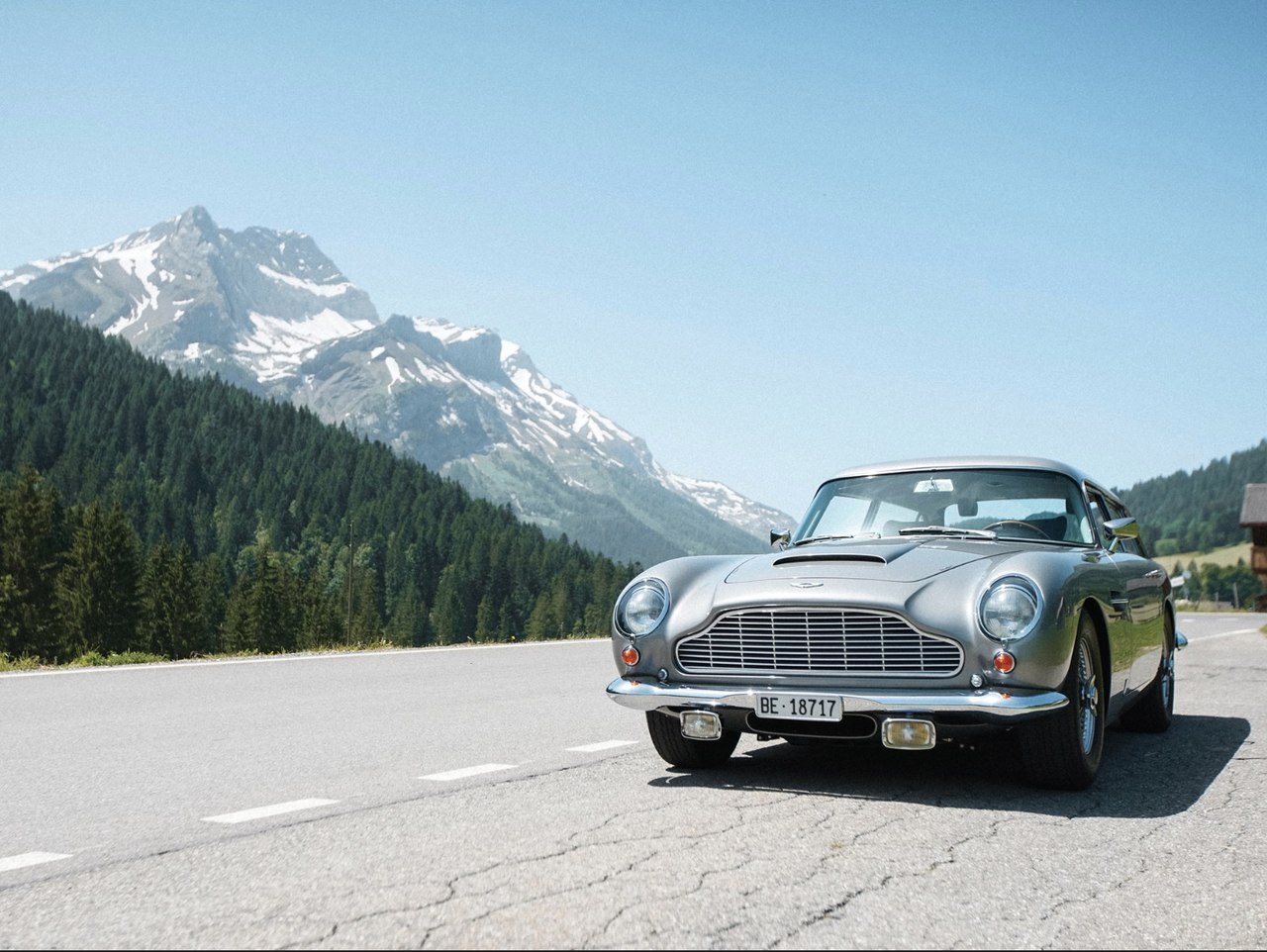 aston-martin-db5-everyday-object-10