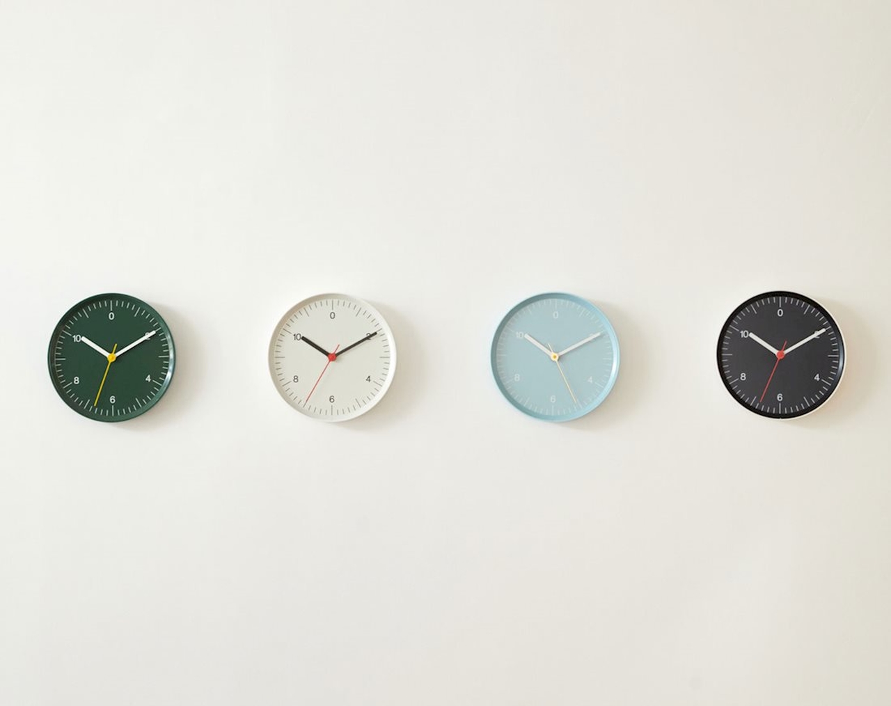 「用線條設計，將平凡的時鐘轉化牆上最美風景」HAY Wall Clock by JASPER MORRISON EVERYDAY OBJECT