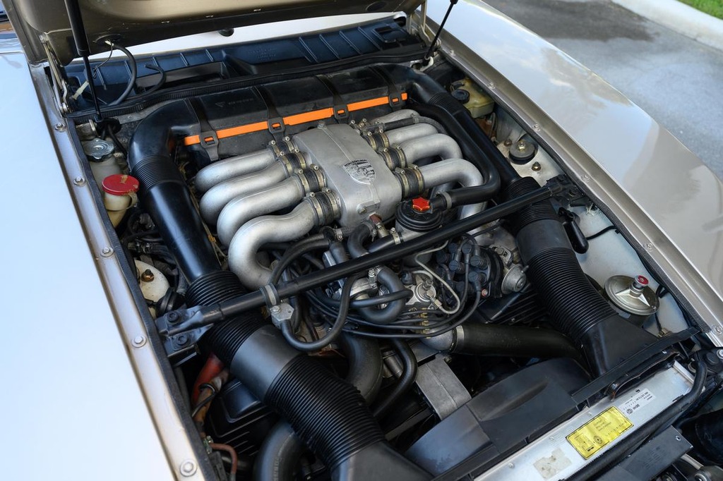 湯姆・克魯斯電影中曾開過的跑車」1979 Porsche 928 Coupe 鉑金色雙門