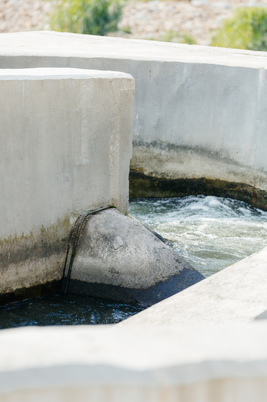 由水常雄作 「流水紋水指 碧潭」 碧潭堰| 新北市觀光旅遊網