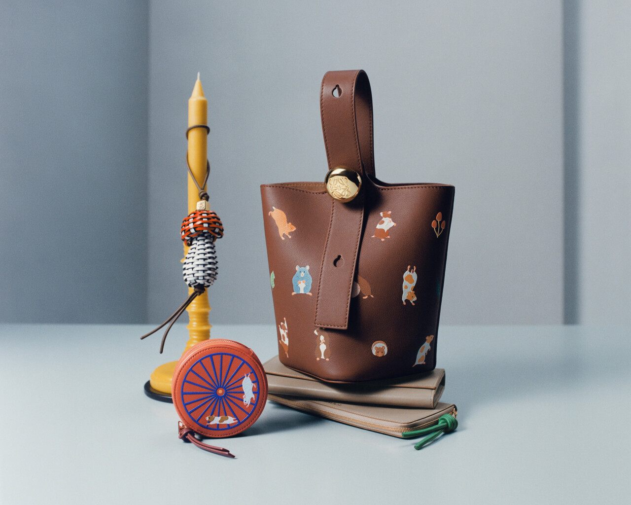 LOEWE_SS25_PRECO_GIFTING_CAMPA
